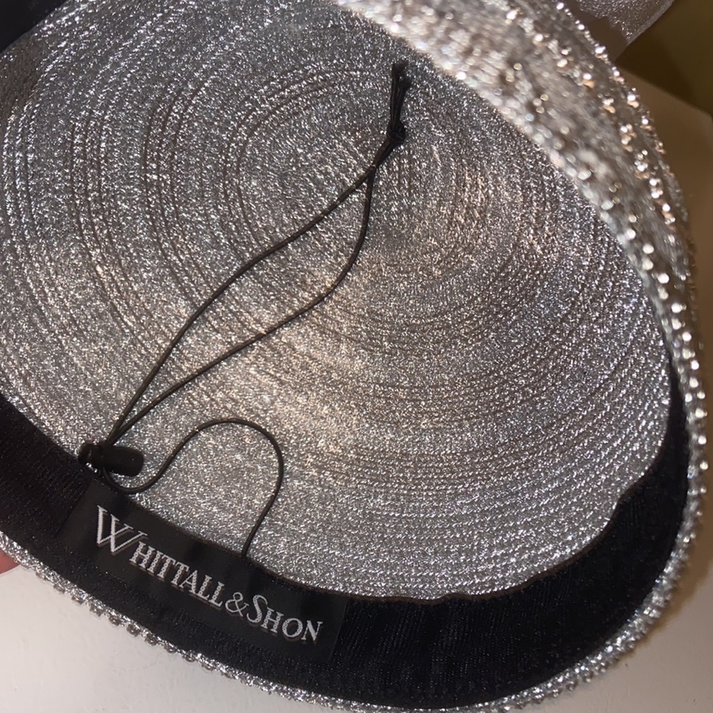 Gorgeous Metallic Silver Whittall & Shon Church Dress Hat - Picture 3 of 12